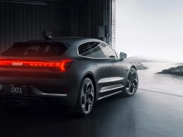 2023 Zeekr 001 без пробега