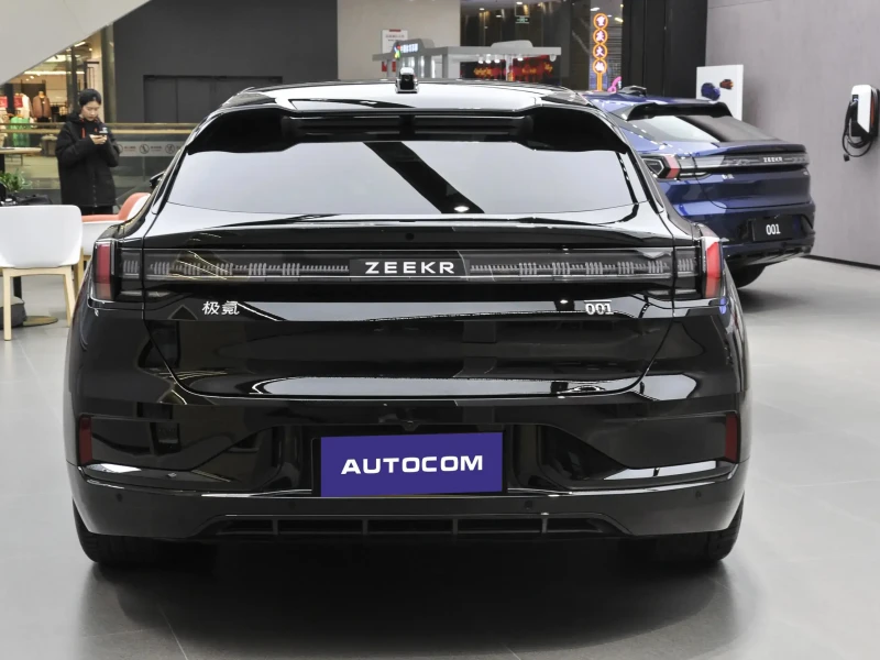 2023 Zeekr 001 без пробега