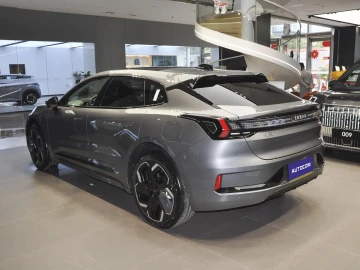 2023 Zeekr 001 без пробега