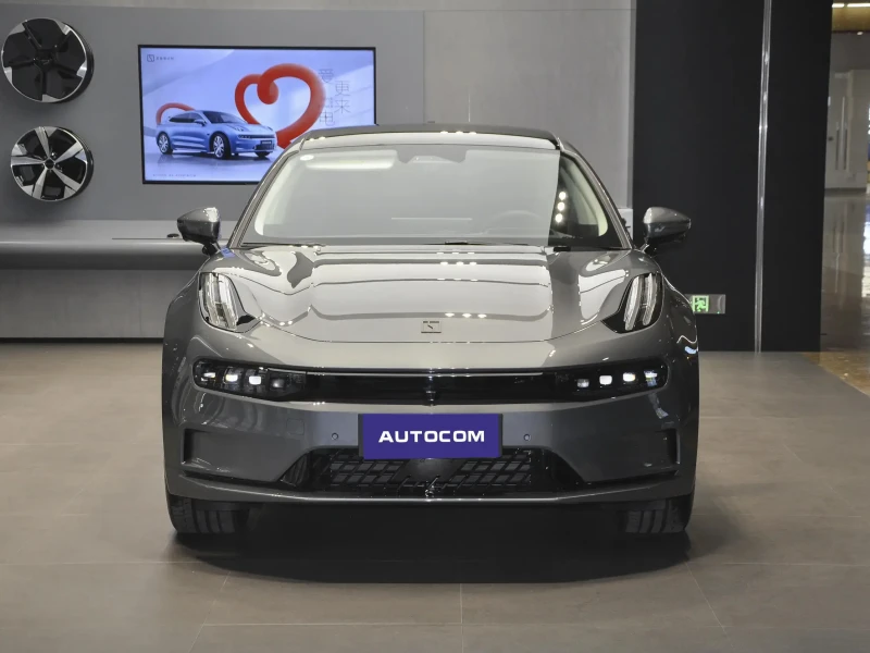 2023 Zeekr 001 без пробега