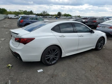 2020 Acura TLX с пробегом 83 482 км