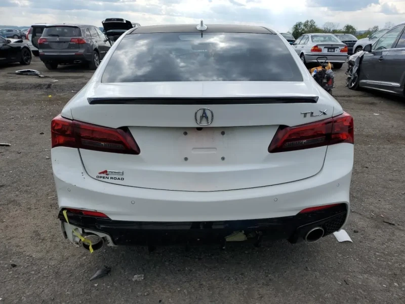 2020 Acura TLX с пробегом 83 482 км