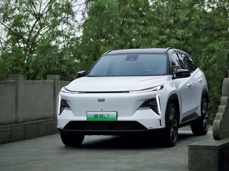 2023 Geely Galaxy L7 без пробега
