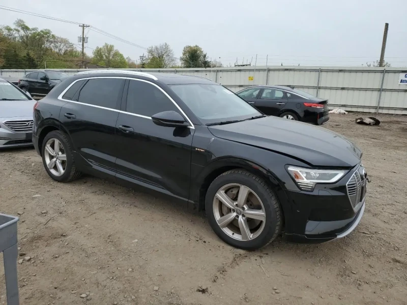 2020 Audi e-tron с пробегом 52 102 км