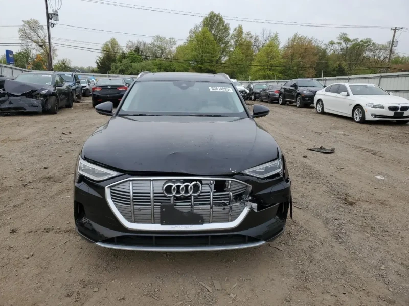 2020 Audi e-tron с пробегом 52 102 км
