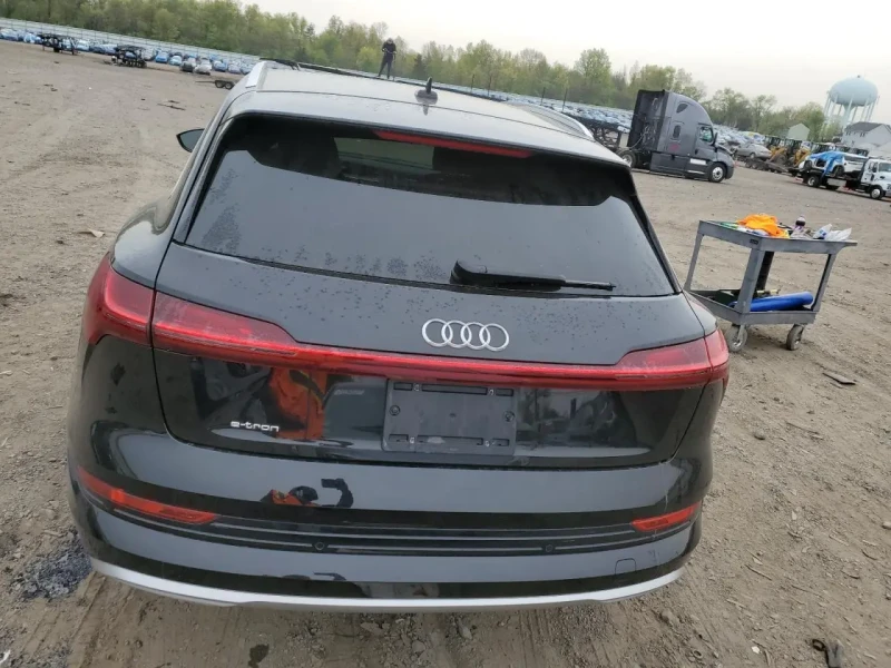 2020 Audi e-tron с пробегом 52 102 км