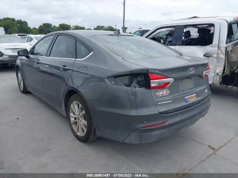 2020 Ford Fusion (North America) с пробегом 85 006 км