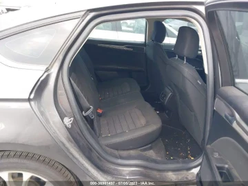 2020 Ford Fusion (North America) с пробегом 85 006 км