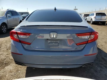 2020 Honda Accord с пробегом 100 000 км