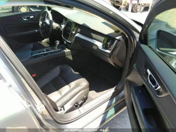 2020 Volvo S60 с пробегом 15 248 км