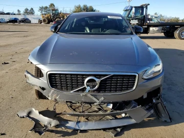 2020 Volvo S90 с пробегом 86 723 км