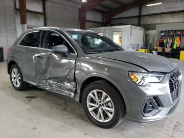 2023 Audi Q3 с пробегом 9 562 км