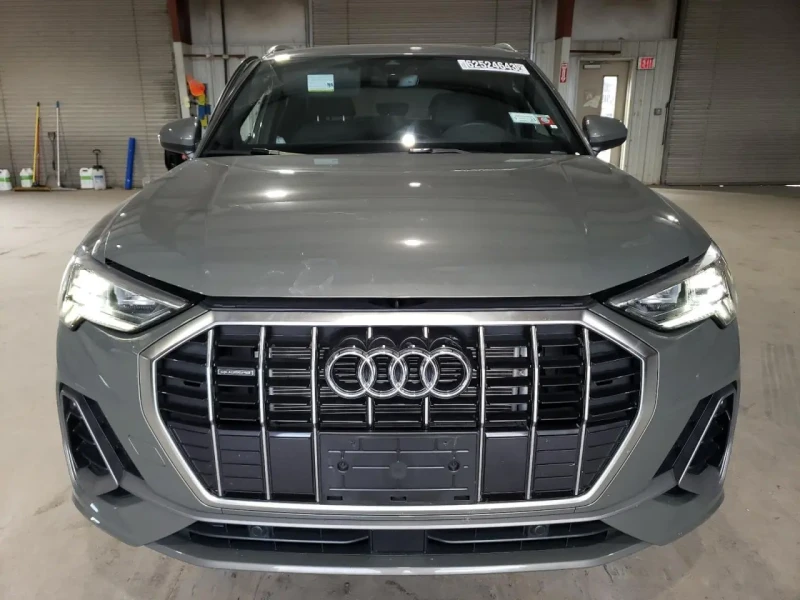 2023 Audi Q3 с пробегом 9 562 км
