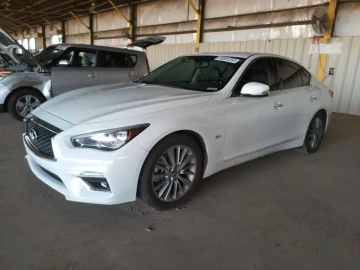 2020 Infiniti Q50 с пробегом 75 356 км