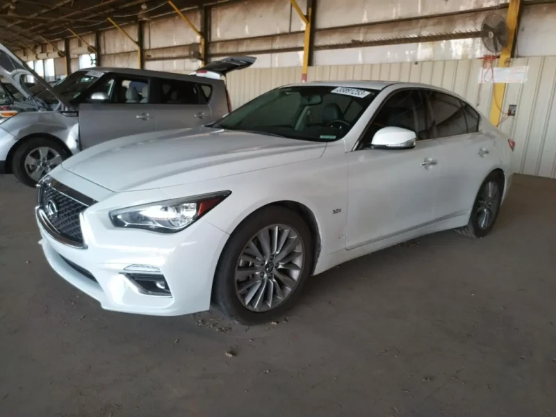 2020 Infiniti Q50 с пробегом 75 356 км