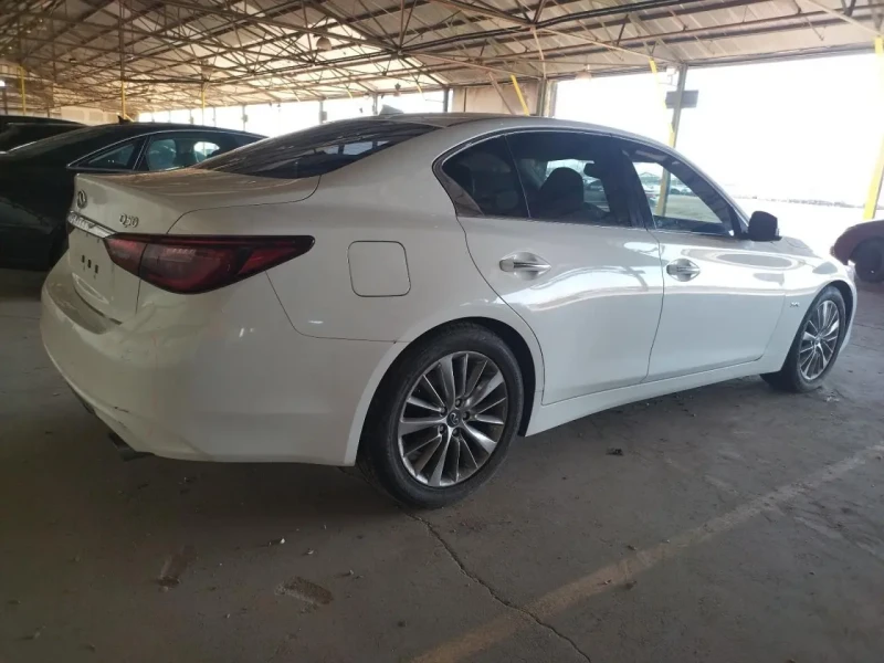 2020 Infiniti Q50 с пробегом 75 356 км