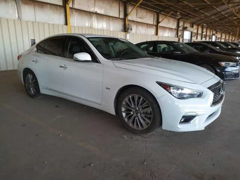 2020 Infiniti Q50 с пробегом 75 356 км