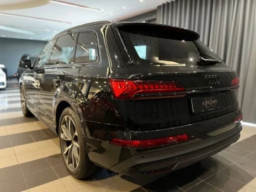 2023 Audi Q7 с пробегом 50 км
