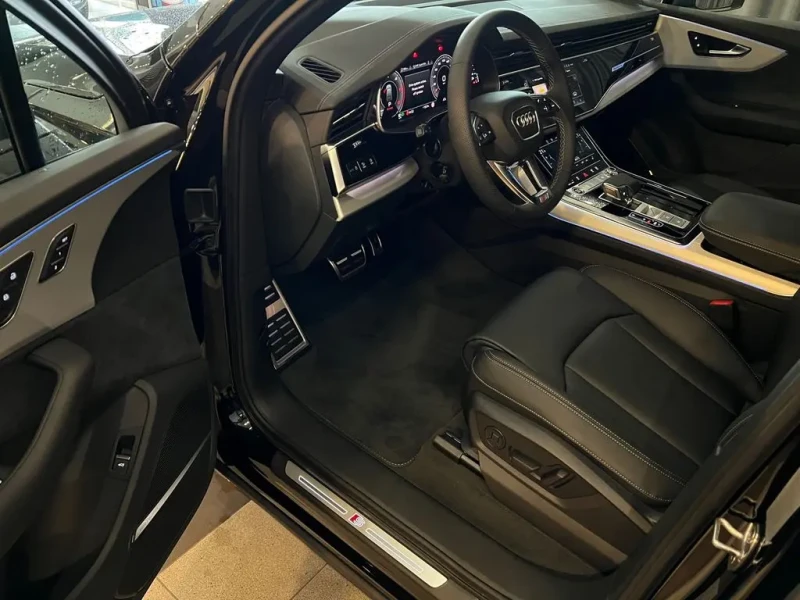 2023 Audi Q7 с пробегом 50 км
