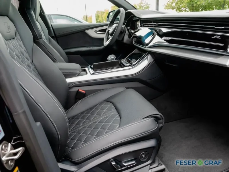 2023 Audi Q8 с пробегом 50 км