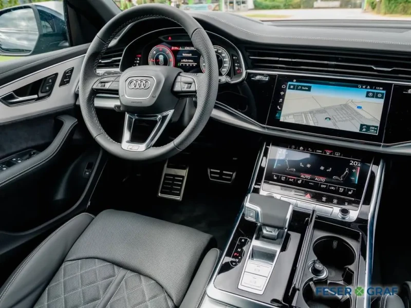 2023 Audi Q8 с пробегом 50 км