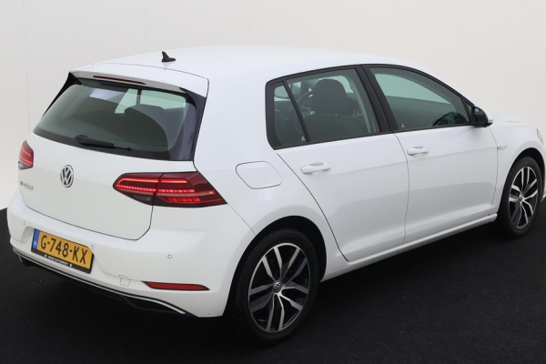 2019 Volkswagen E-GOLF с пробегом 55 000 км