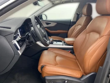 2020 Audi Q8 с пробегом 89 800 км