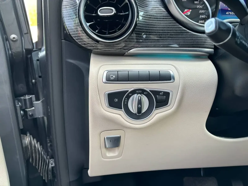 2022 Mercedes-Benz V-Класс с пробегом 30 100 км