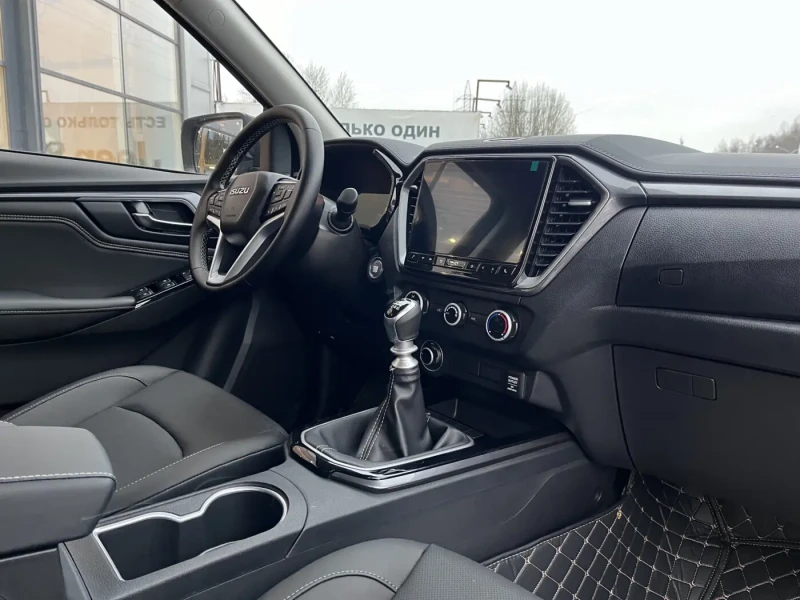 2023 Isuzu D-Max с пробегом 10 км
