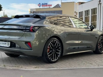 2024 Zeekr 001 с пробегом 20 км