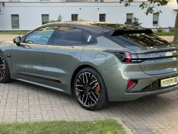 2024 Zeekr 001 с пробегом 20 км