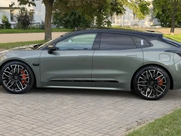 2024 Zeekr 001 с пробегом 20 км