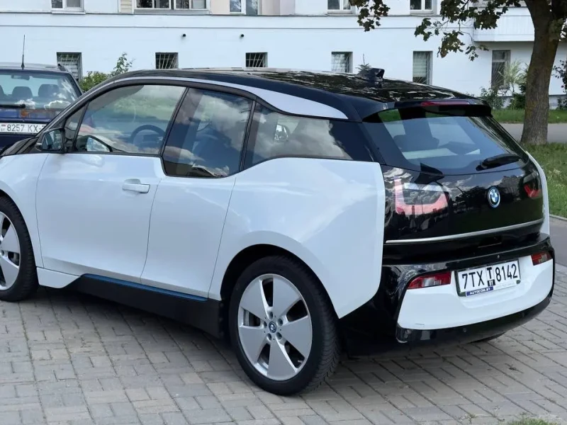 2021 BMW i3 с пробегом 63 000 км