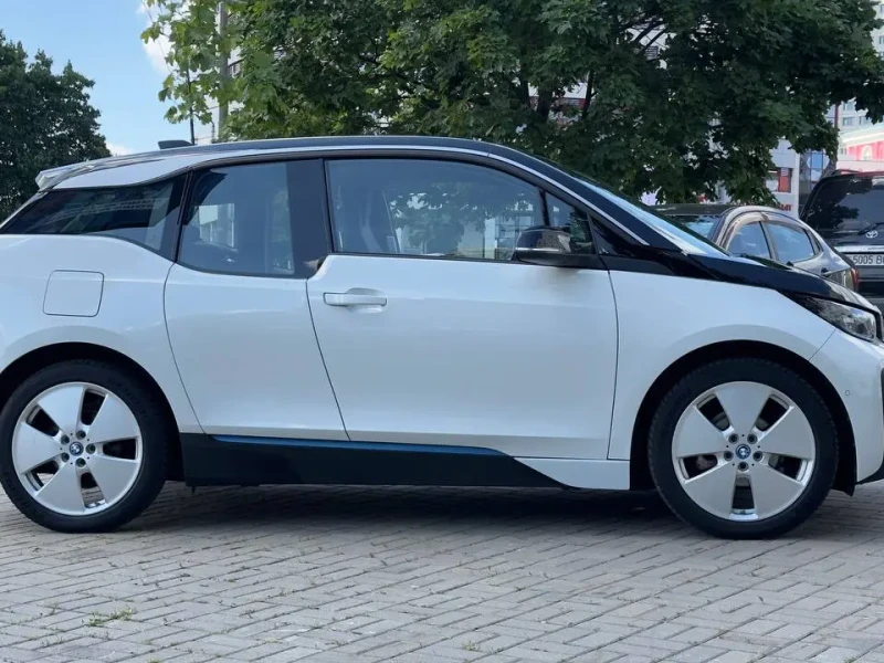 2021 BMW i3 с пробегом 63 000 км