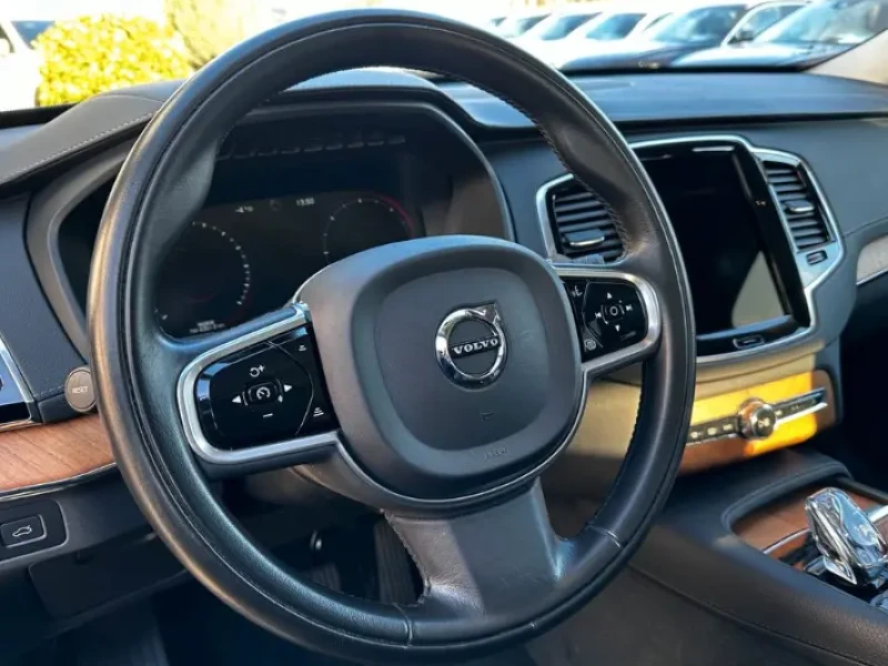 2021 Volvo XC90 с пробегом 100 000 км