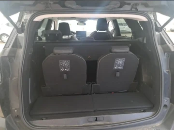 2021 Peugeot 5008 с пробегом 120 000 км