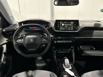 2021 Peugeot 2008 с пробегом 90 000 км