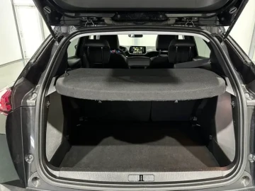 2021 Peugeot 2008 с пробегом 90 000 км