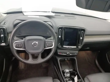 2020 Volvo XC40 с пробегом 90 000 км