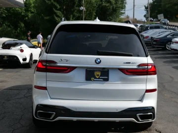 2021 BMW X7 с пробегом 35 000 миль