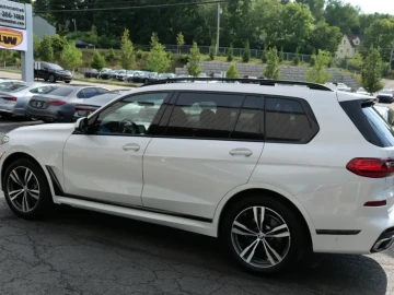 2021 BMW X7 с пробегом 35 000 миль