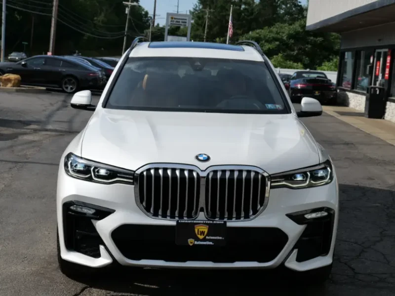 2021 BMW X7 с пробегом 35 000 миль