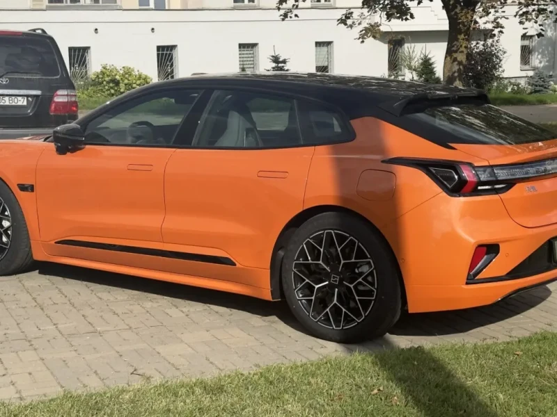 2024 Zeekr 001 с пробегом 30 км