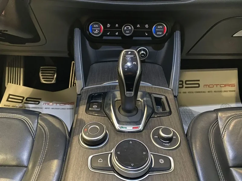 2020 Alfa Romeo Stelvio с пробегом 105 000 км