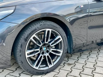2024 BMW 5 серии с пробегом 12 800 км