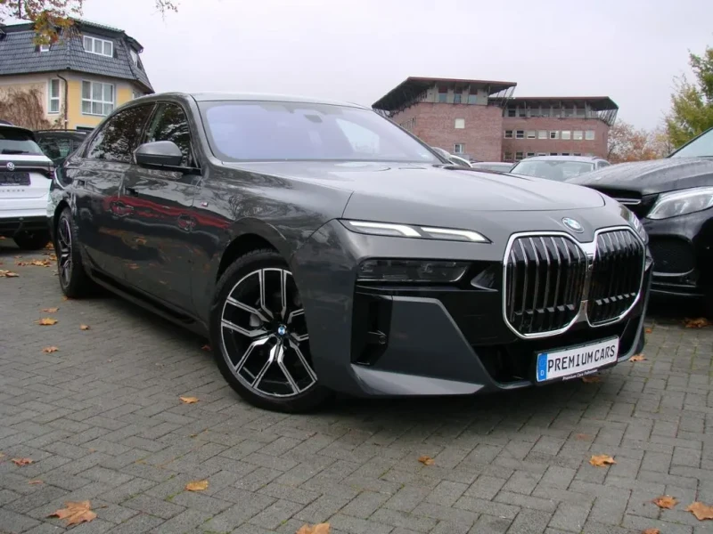 2024 BMW 7 серии с пробегом 16 000 км