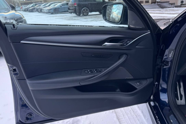 2020 BMW 5 серии с пробегом 64 000 км