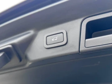 2019 Land Rover Range Rover Velar с пробегом 131 000 км
