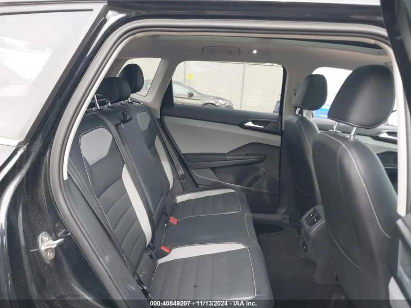 2022 Volkswagen Taos с пробегом 30 000 миль