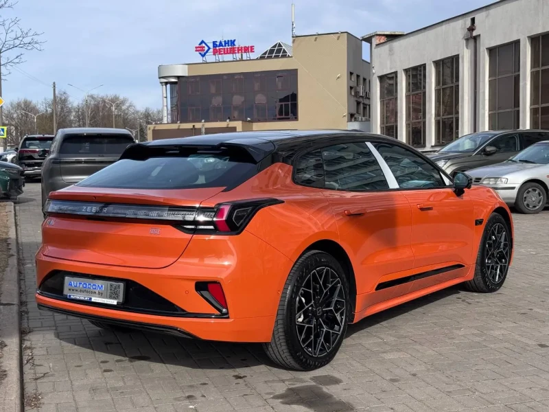 2024 Zeekr 001 с пробегом 80 км